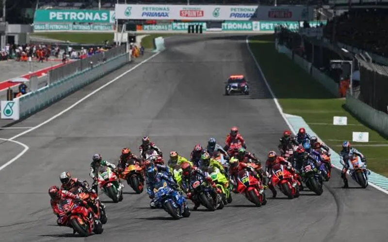 Mùa giải MotoGP đưa các đội đua đến nhiều trường đua khác nhau trên khắp châu Á, châu Âu, châu Mỹ và châu Đại Dương.
