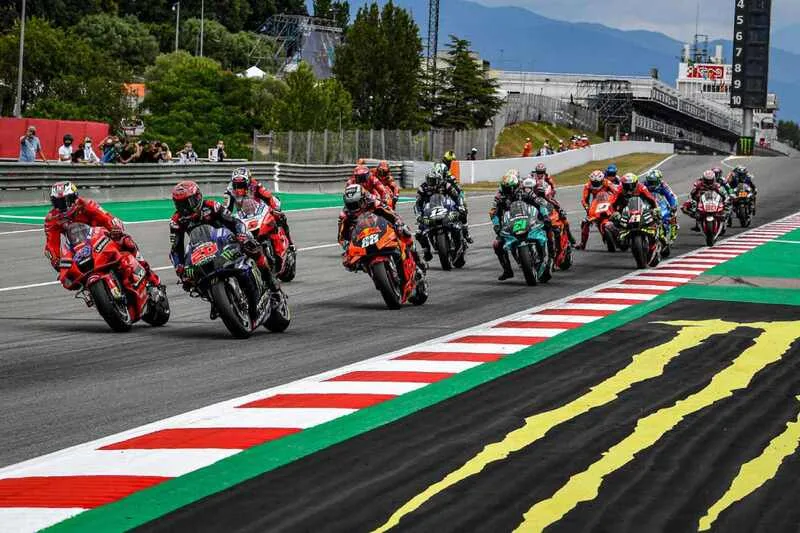 MotoGP là hạng đấu cao nhất của giải vô địch mô tô Grand Prix, sử dụng những mẫu xe nguyên mẫu được phát triển riêng cho thi đấu.