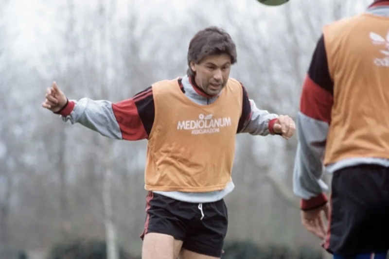 Trước khi trở thành nhà cầm quân huyền thoại, Carlo Ancelotti từng khoác áo Parma, AS Roma và AC Milan trong sự nghiệp cầu thủ