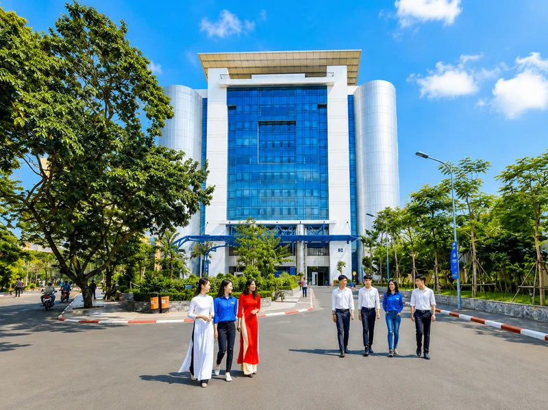 Đại học Kinh tế Quốc dân là cơ sở đào tạo nổi bật về kinh tế, quản trị, tài chính, kế toán và marketing.